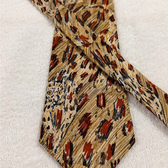 Wild Patterned Tie in Brown and Red - Picture 2 of 5